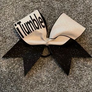 Cheer bow